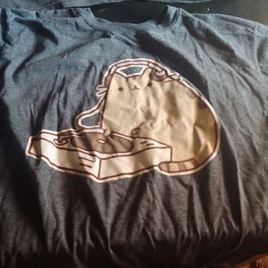 Pusheen t shirt